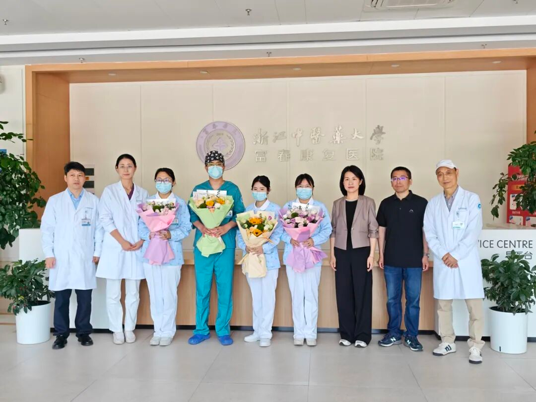 礼赞护士节 关怀暖一线｜临平区卫健领导莅临我院慰问